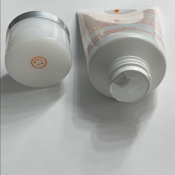 Kate Somerville Exfolikate  - Picture 7 of 7